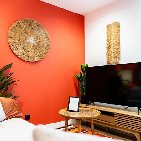 Apartman Design Et Colore Au Coeur De